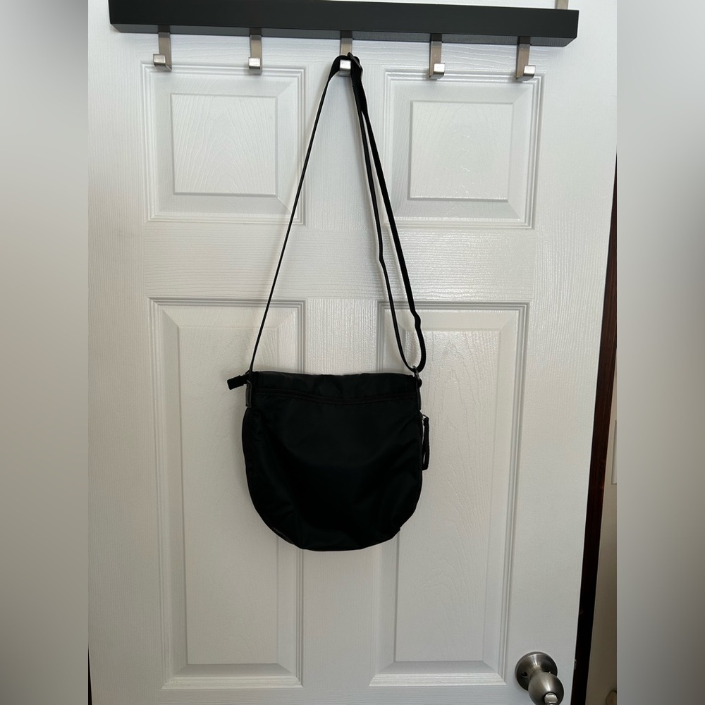 Lululemon The Essentials Bag - Picture 8 of 14